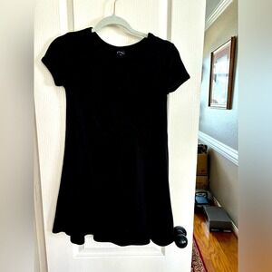 Super cute black shift‎ dress. Youth size large 10/12. art class.  1470